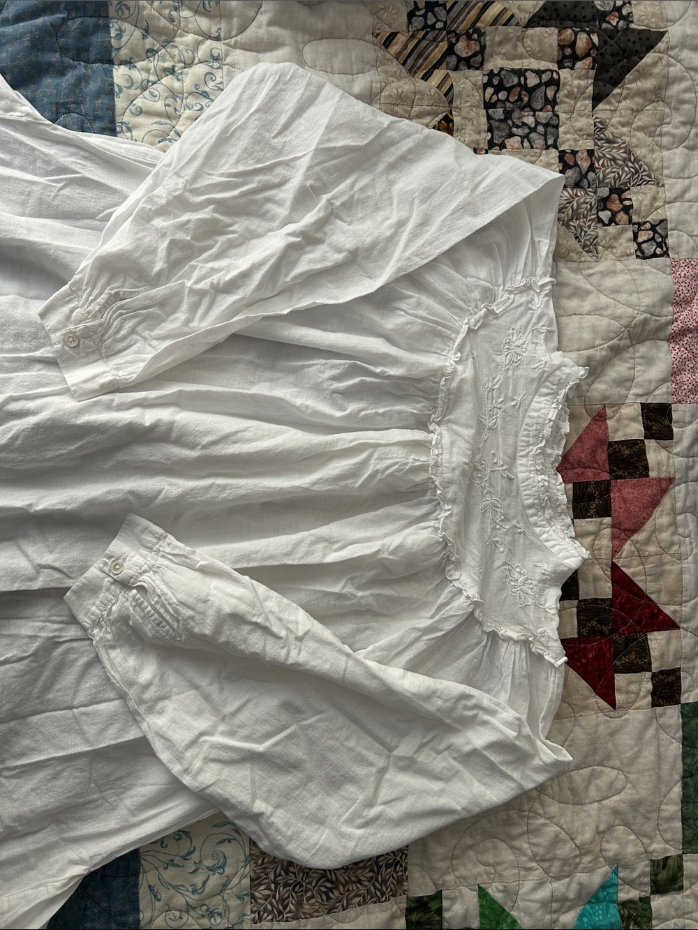 White Cotton Hand-Embroidered Nightgown